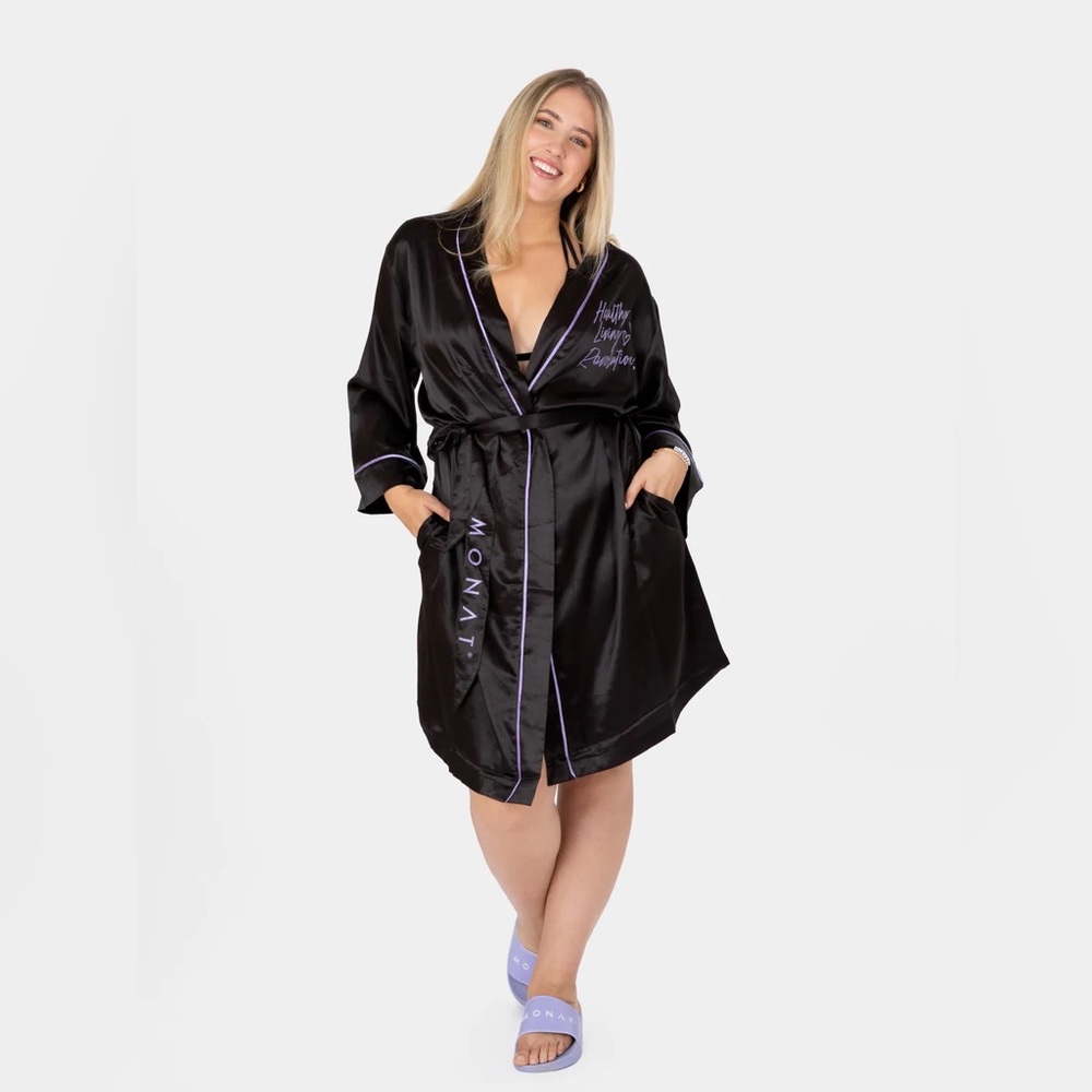 Black satin robe (Monat) NWT